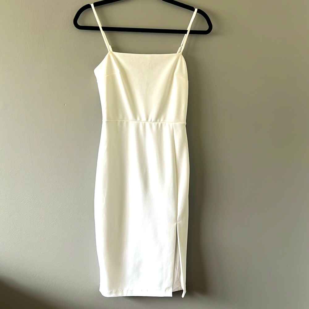 [WORN ONCE] Express Midi Dress in White. Size 00 Petite
